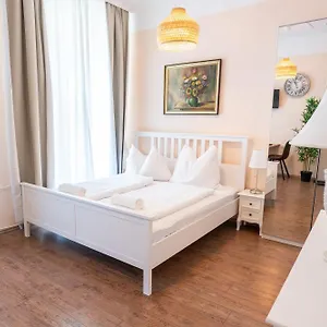schonbrunn-1140.vienna-besthotels.com/